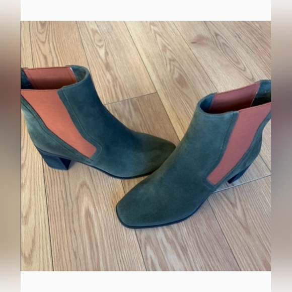 NWB LOGO BY LORI GOLDSTEIN COLL LOW SHAFT ITALIAN OLIVE ORANGE SUEDE BOOTS 9.5 - Picture 2 of 14